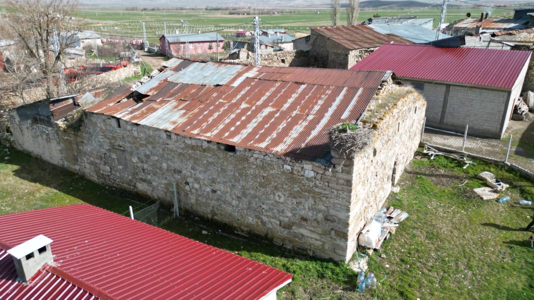 Sahibinden satılık kilise tapuda samanlık diye geçiyor ama değeri dudak uçuklatıyor 2